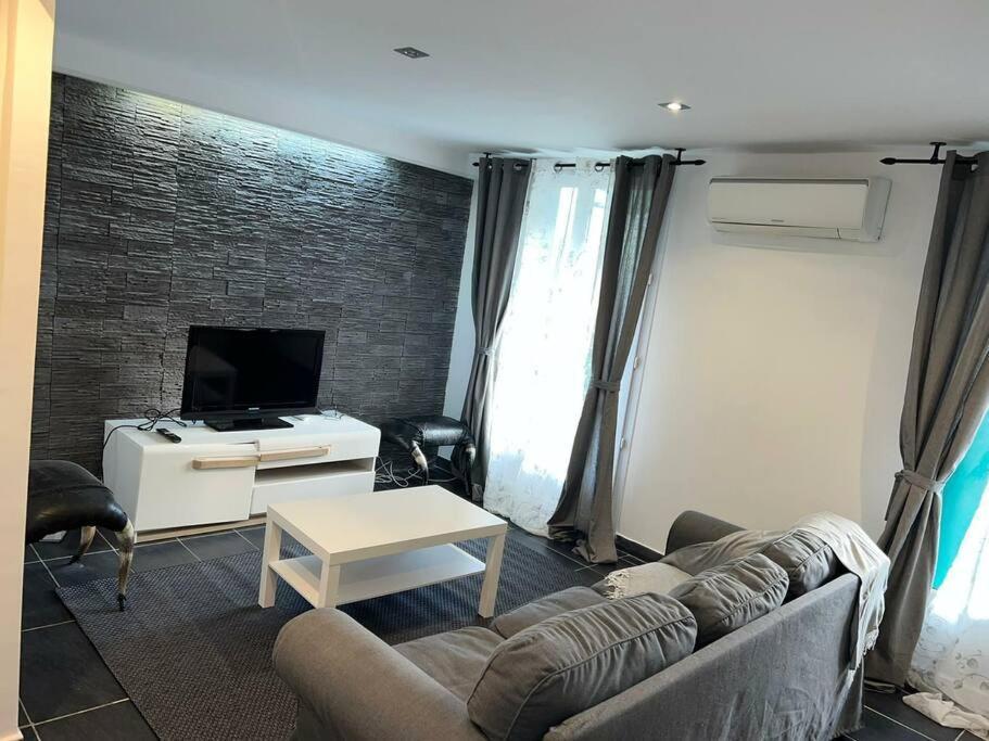 Grand Appartement Climatise Et Fonctionnel Marselha Exterior foto