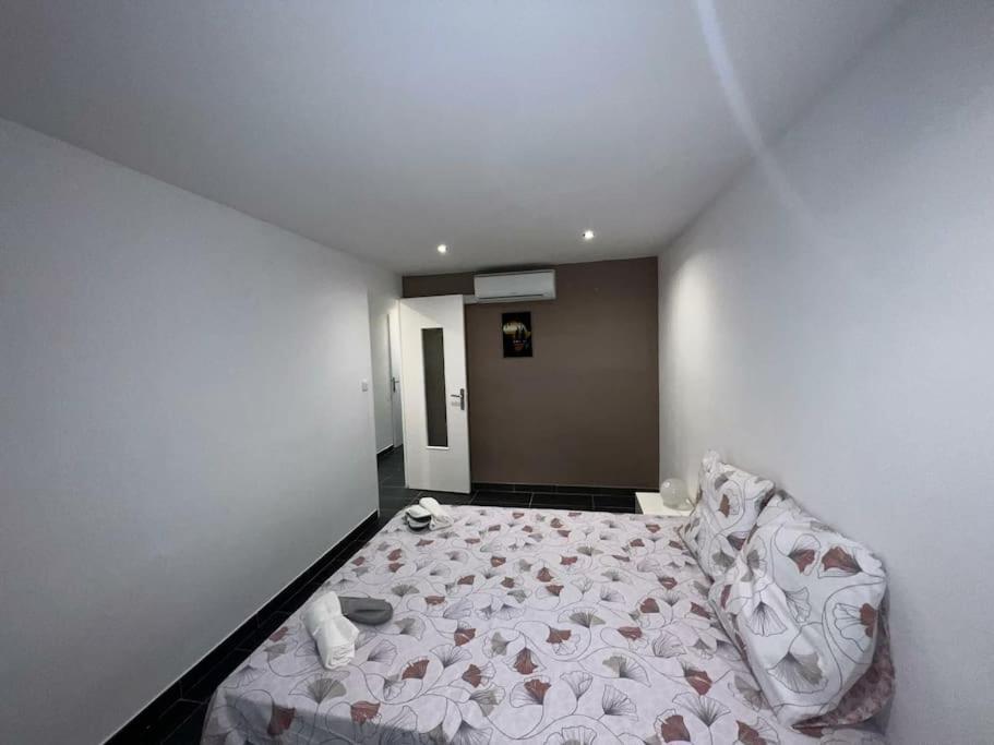 Grand Appartement Climatise Et Fonctionnel Marselha Exterior foto